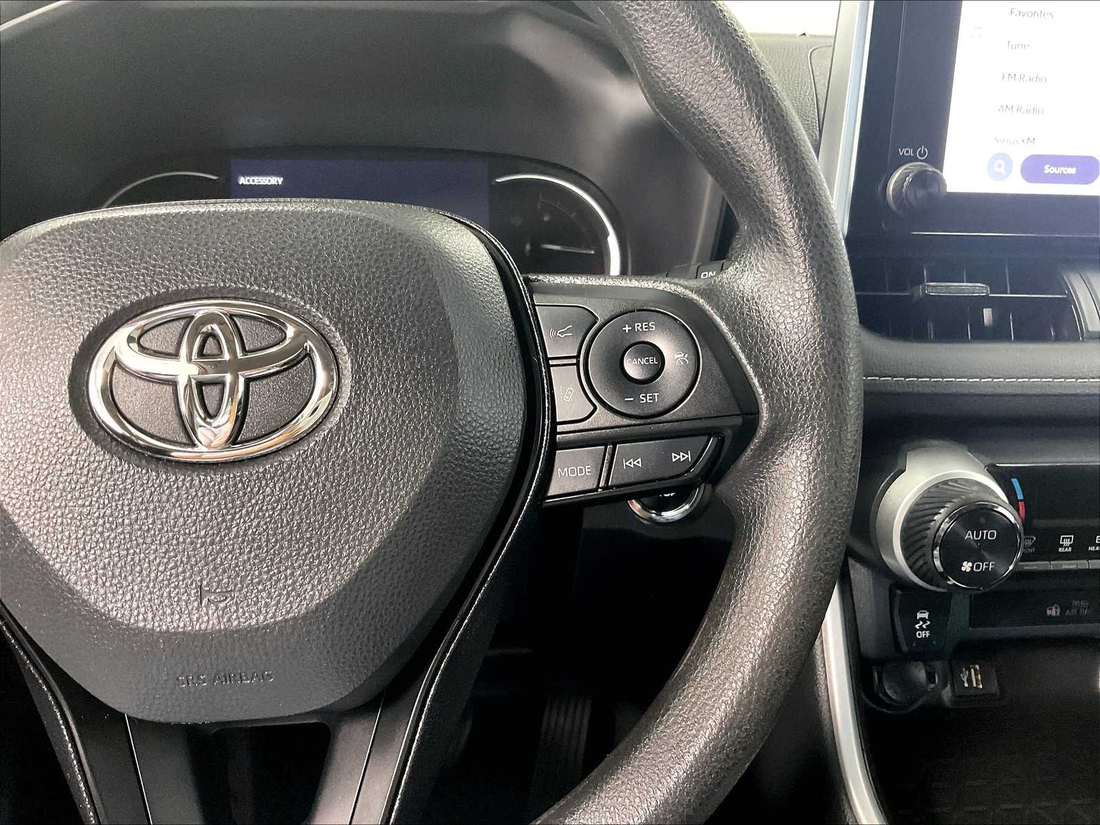 2023 Toyota RAV4 XLE - Photo 23