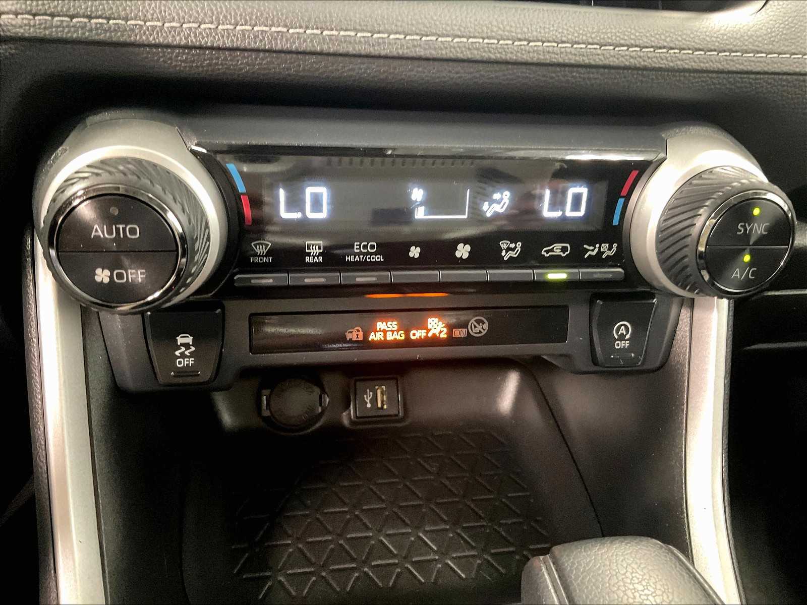 2023 Toyota RAV4 XLE - Photo 25