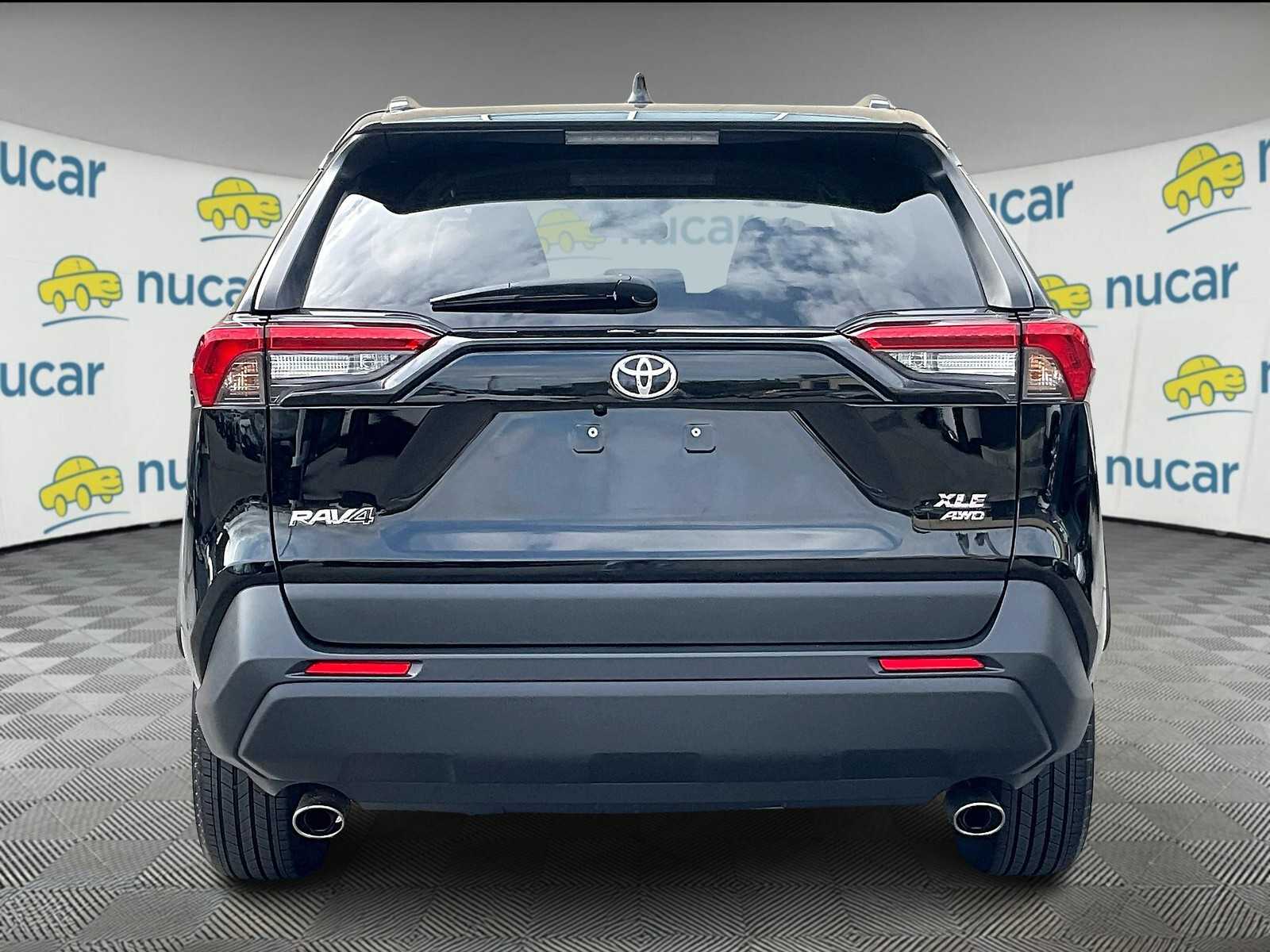 2023 Toyota RAV4 XLE - Photo 5