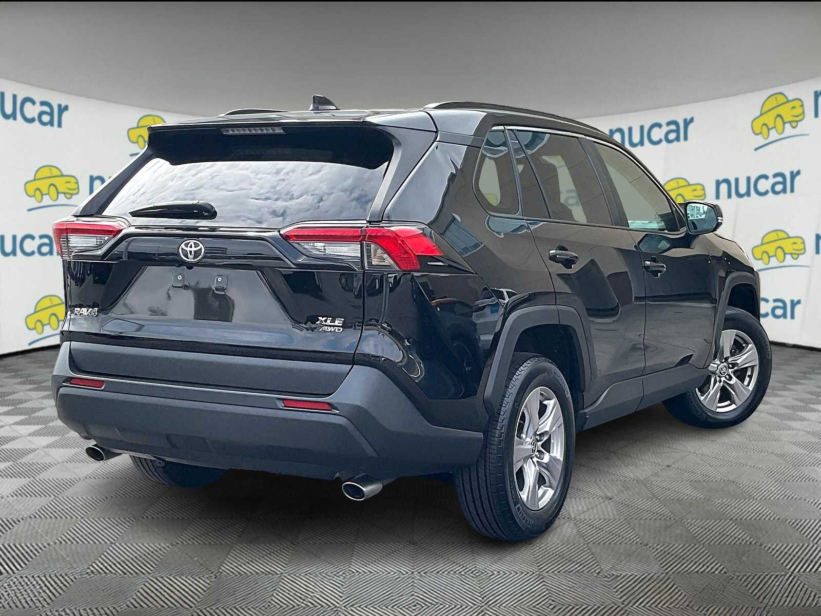 2023 Toyota RAV4 XLE - Photo 6