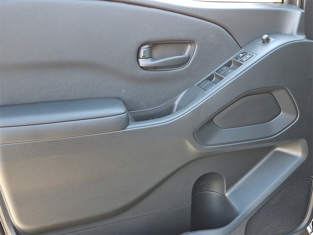 2026 Nissan Frontier SV - Photo 8