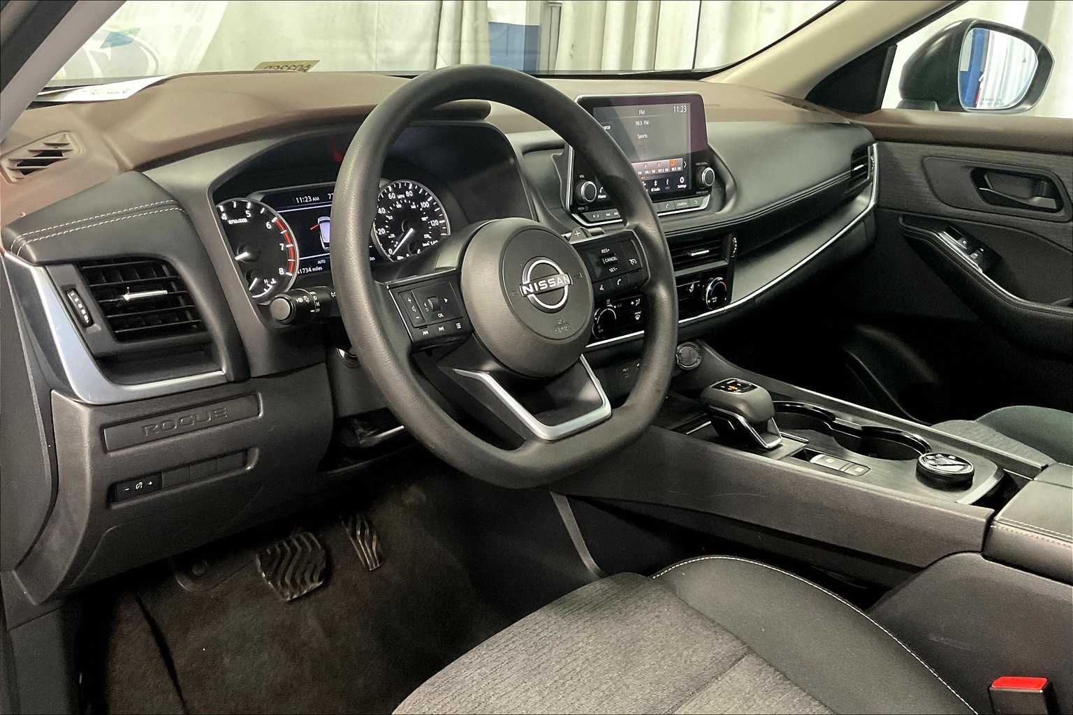 2022 Nissan Rogue S - Photo 8