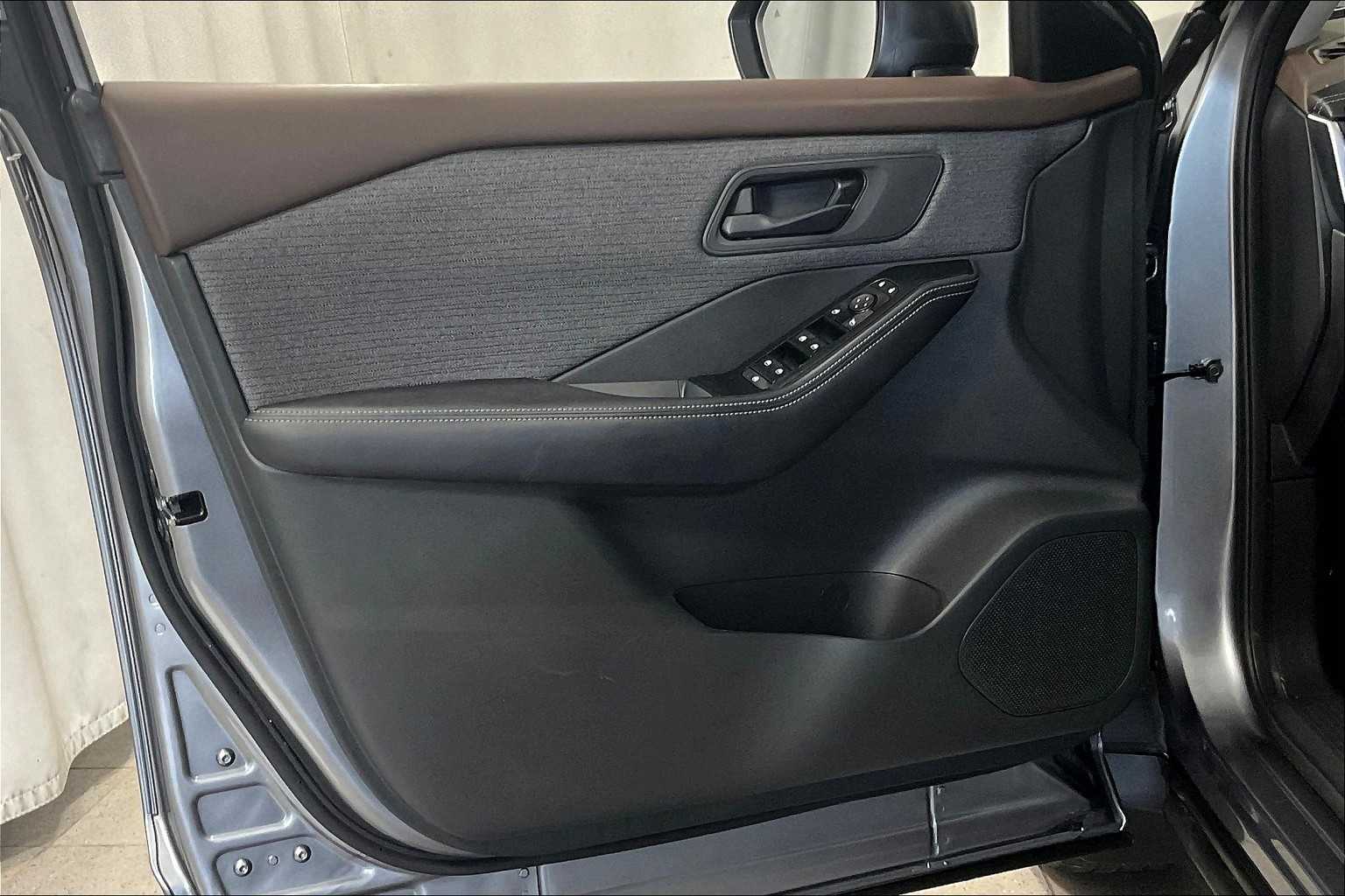 2022 Nissan Rogue S - Photo 9