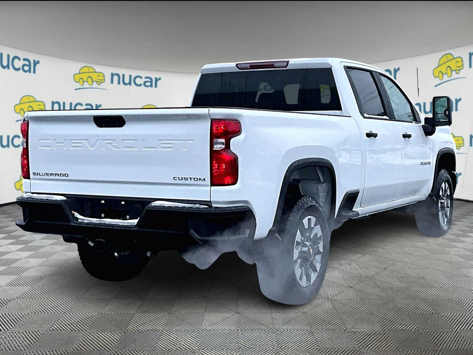 2025 Chevrolet Silverado 2500HD Custom photo 8