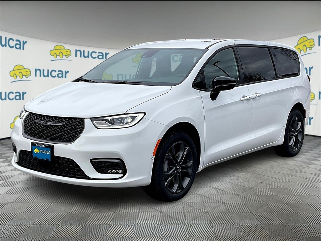 2026 Chrysler Pacifica Select - Photo 4