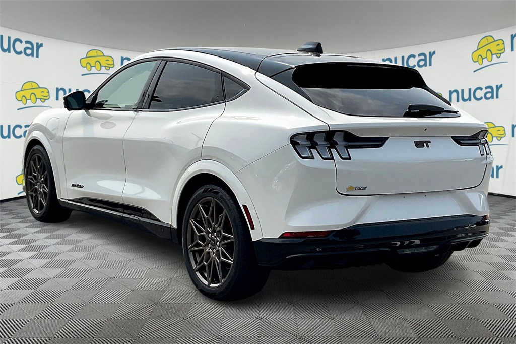 2025 Ford Mustang Mach-E GT - Photo 5