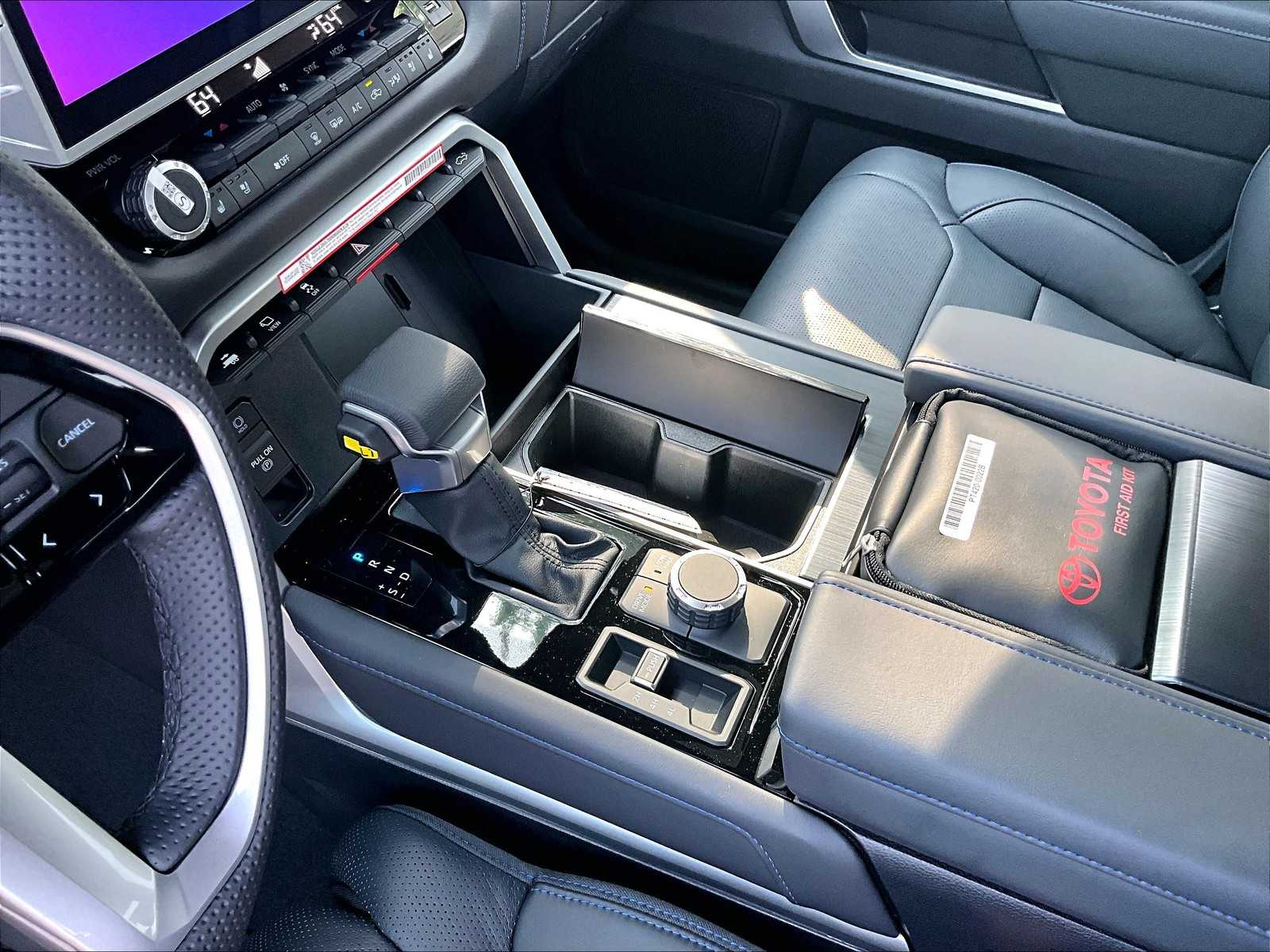 2025 Toyota Tundra Platinum Hybrid - Photo 14