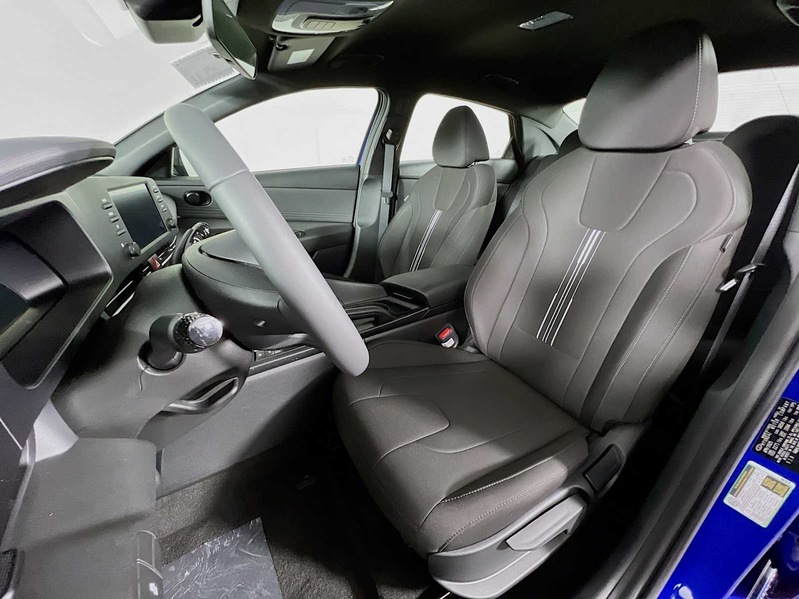 2025 Hyundai Elantra SEL Sport - Photo 12