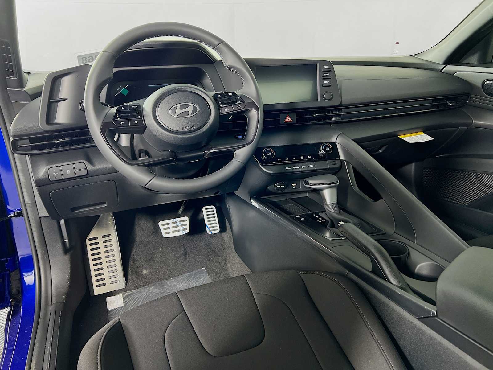 2025 Hyundai Elantra SEL Sport - Photo 6