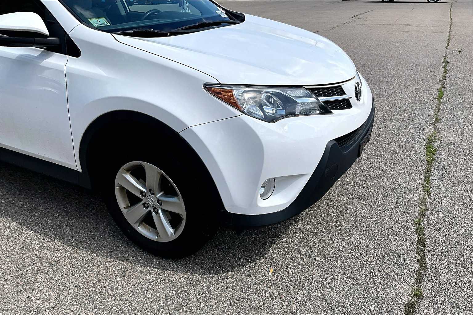 2014 Toyota RAV4 XLE - Photo 5