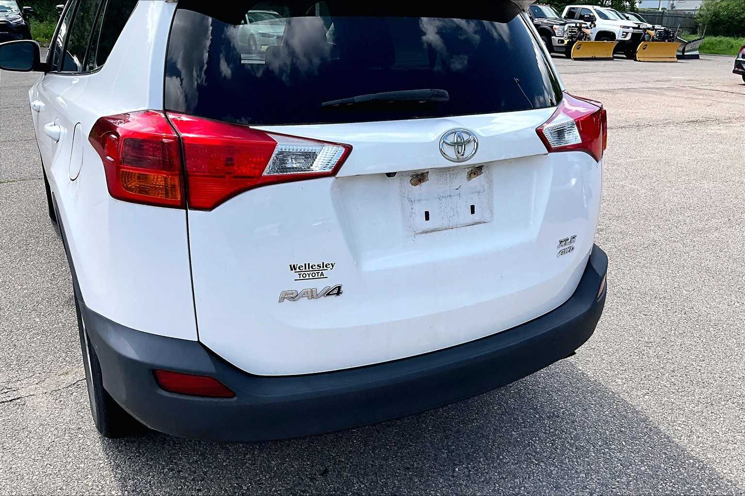 2014 Toyota RAV4 XLE - Photo 7