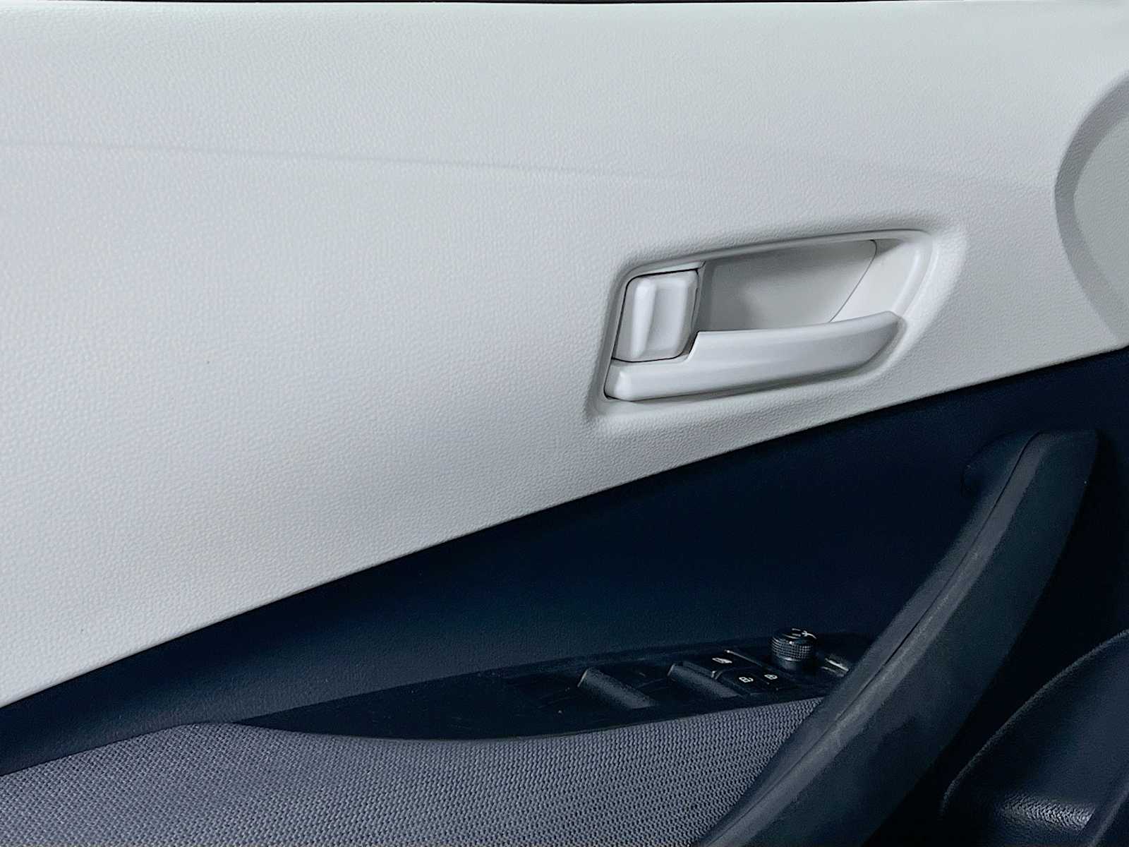 2023 Toyota Corolla LE - Photo 17
