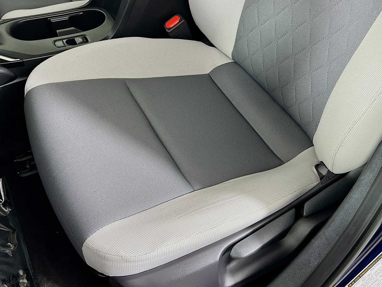 2023 Toyota Corolla LE - Photo 19