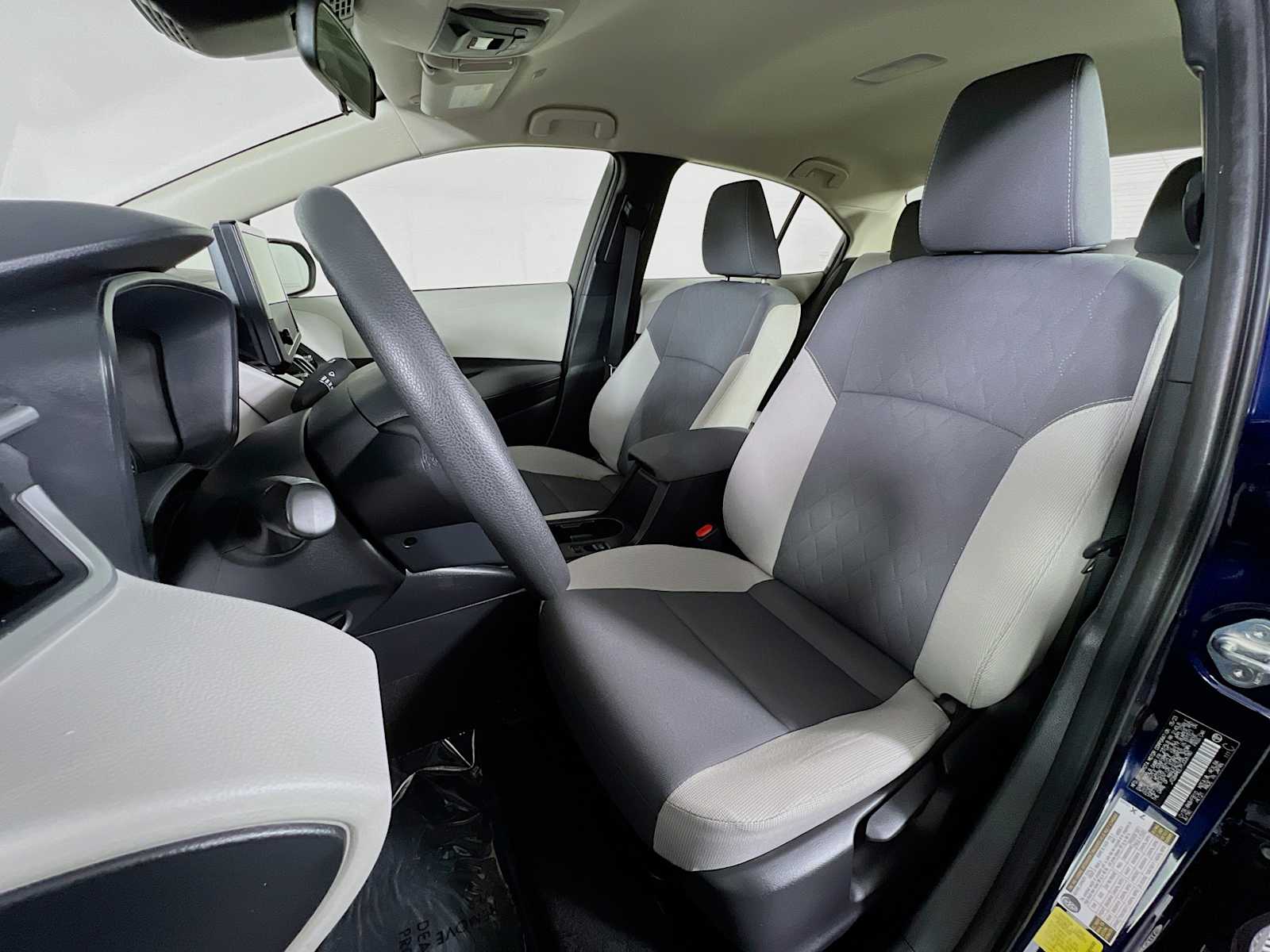 2023 Toyota Corolla LE - Photo 20