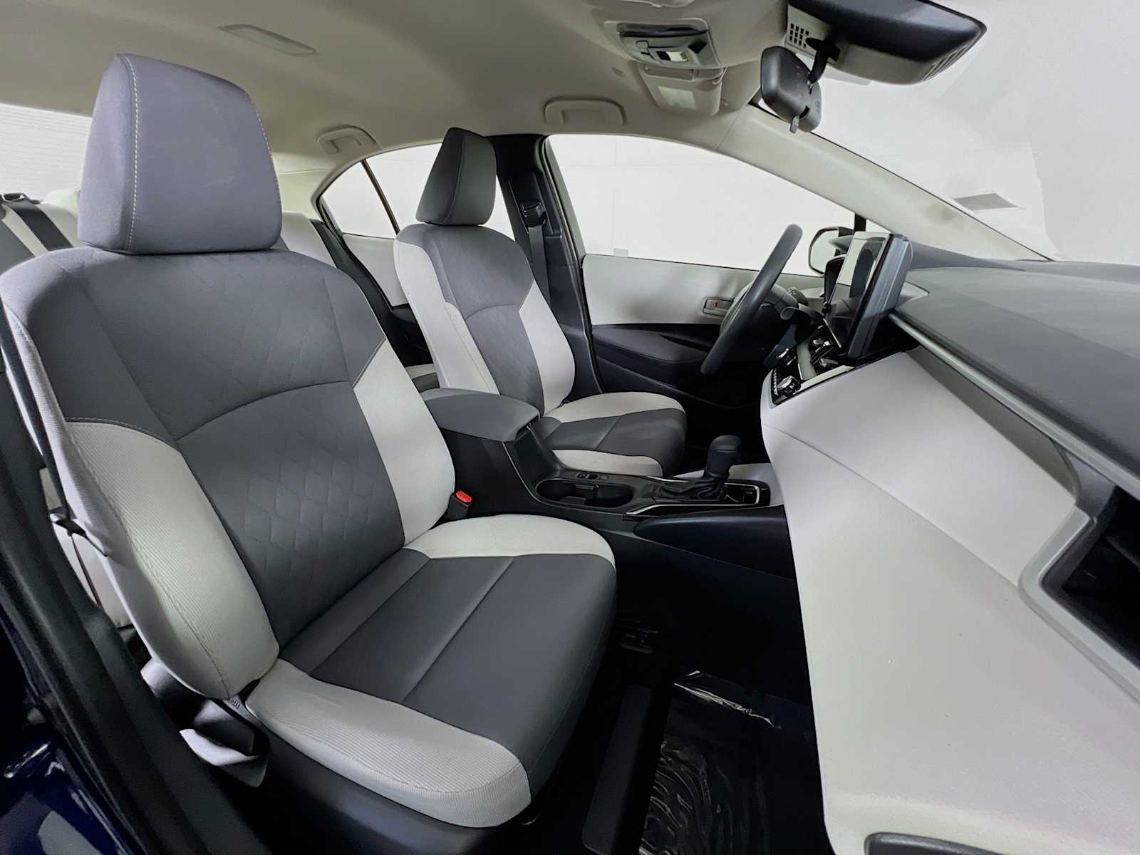 2023 Toyota Corolla LE - Photo 26