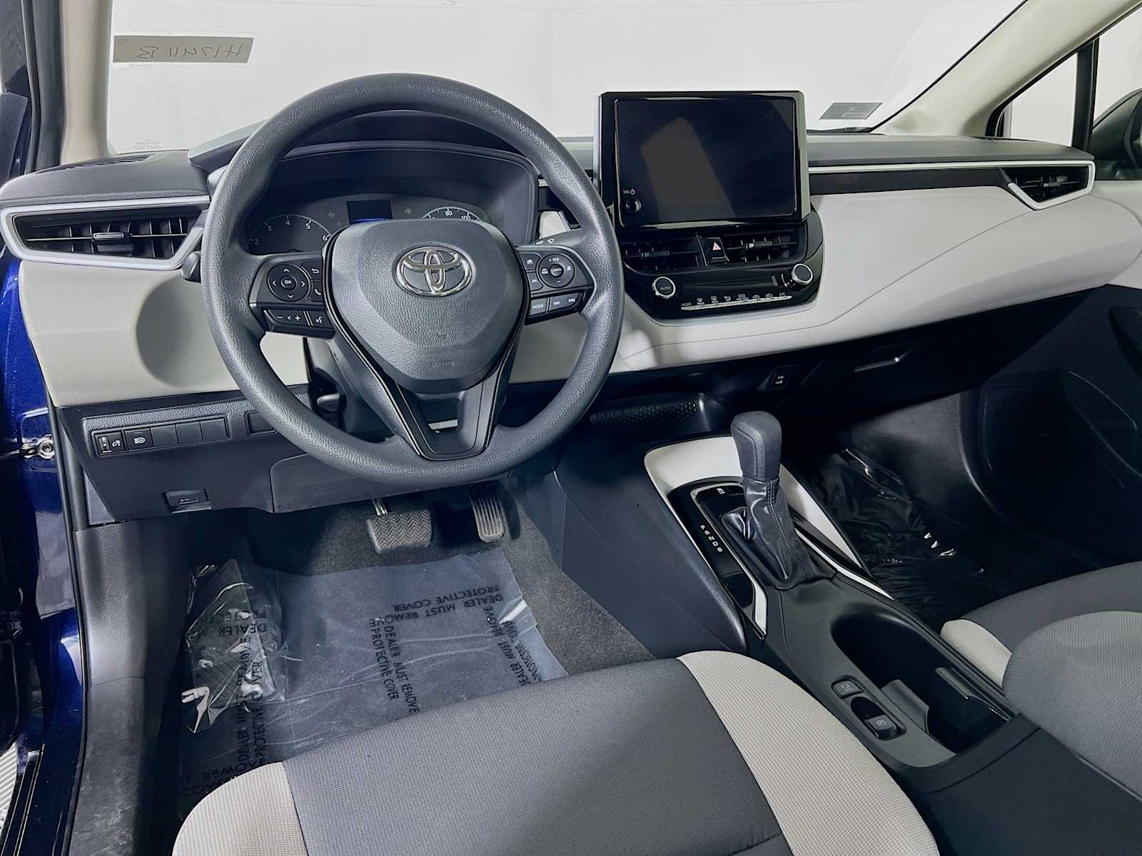 2023 Toyota Corolla LE - Photo 9