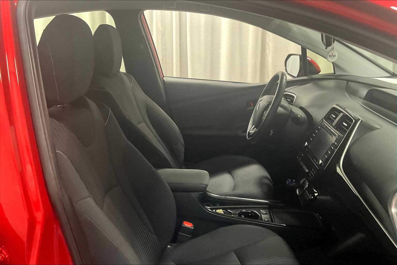 2020 Toyota Prius Prime LE - Photo 11