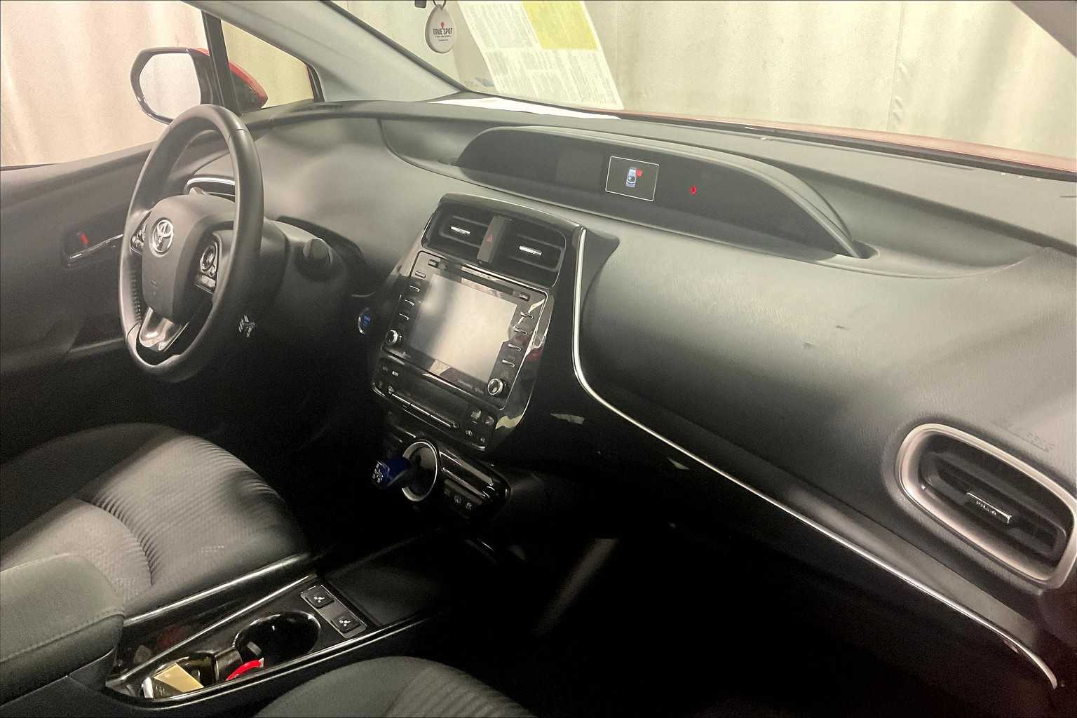 2020 Toyota Prius Prime LE - Photo 14