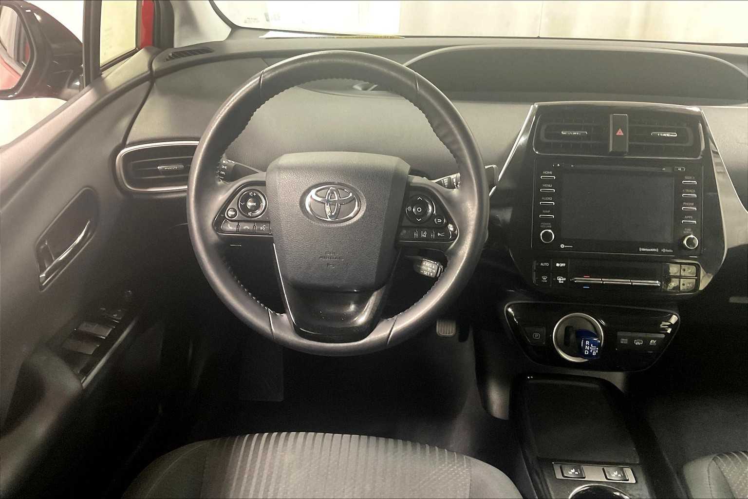 2020 Toyota Prius Prime LE - Photo 17