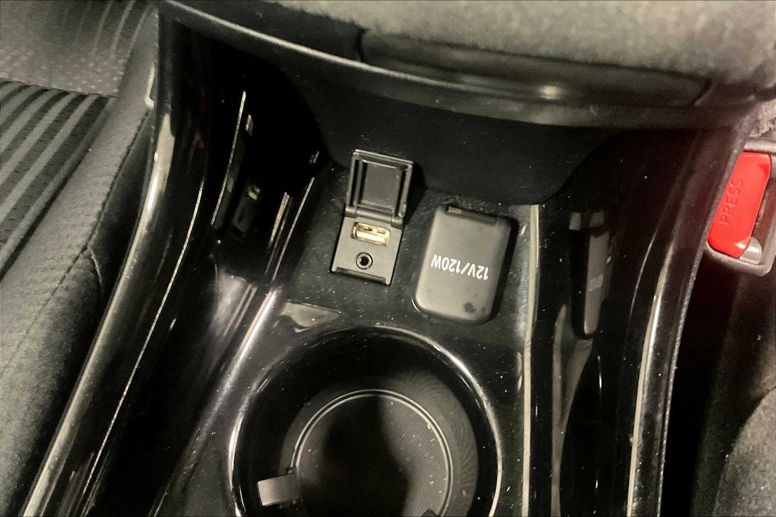 2020 Toyota Prius Prime LE - Photo 26