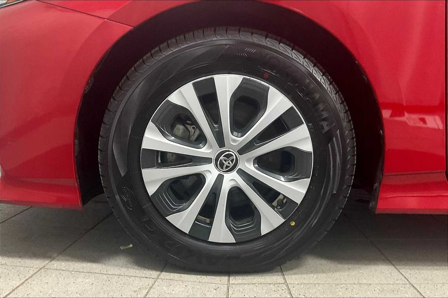 2020 Toyota Prius Prime LE - Photo 7