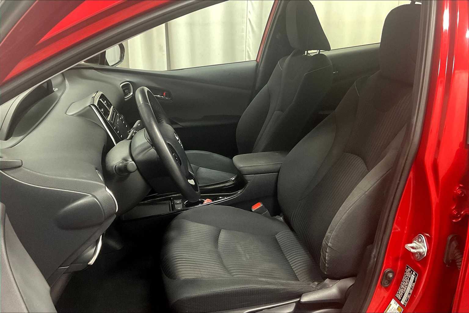 2020 Toyota Prius Prime LE - Photo 10