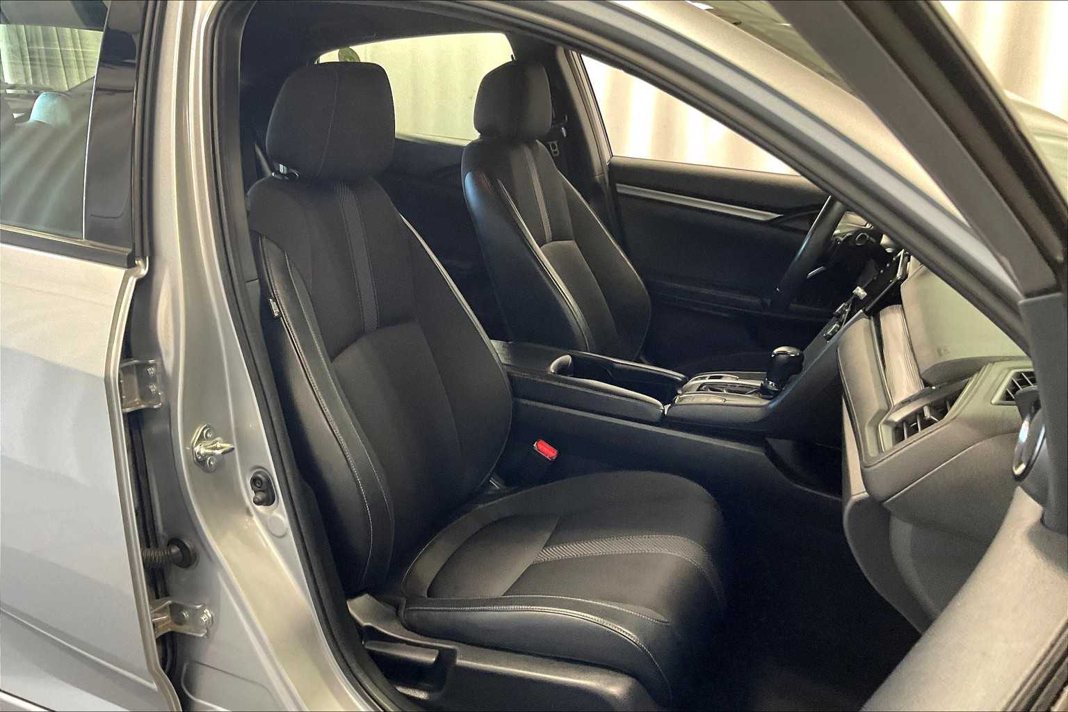 2020 Honda Civic Hatchback Sport - Photo 11