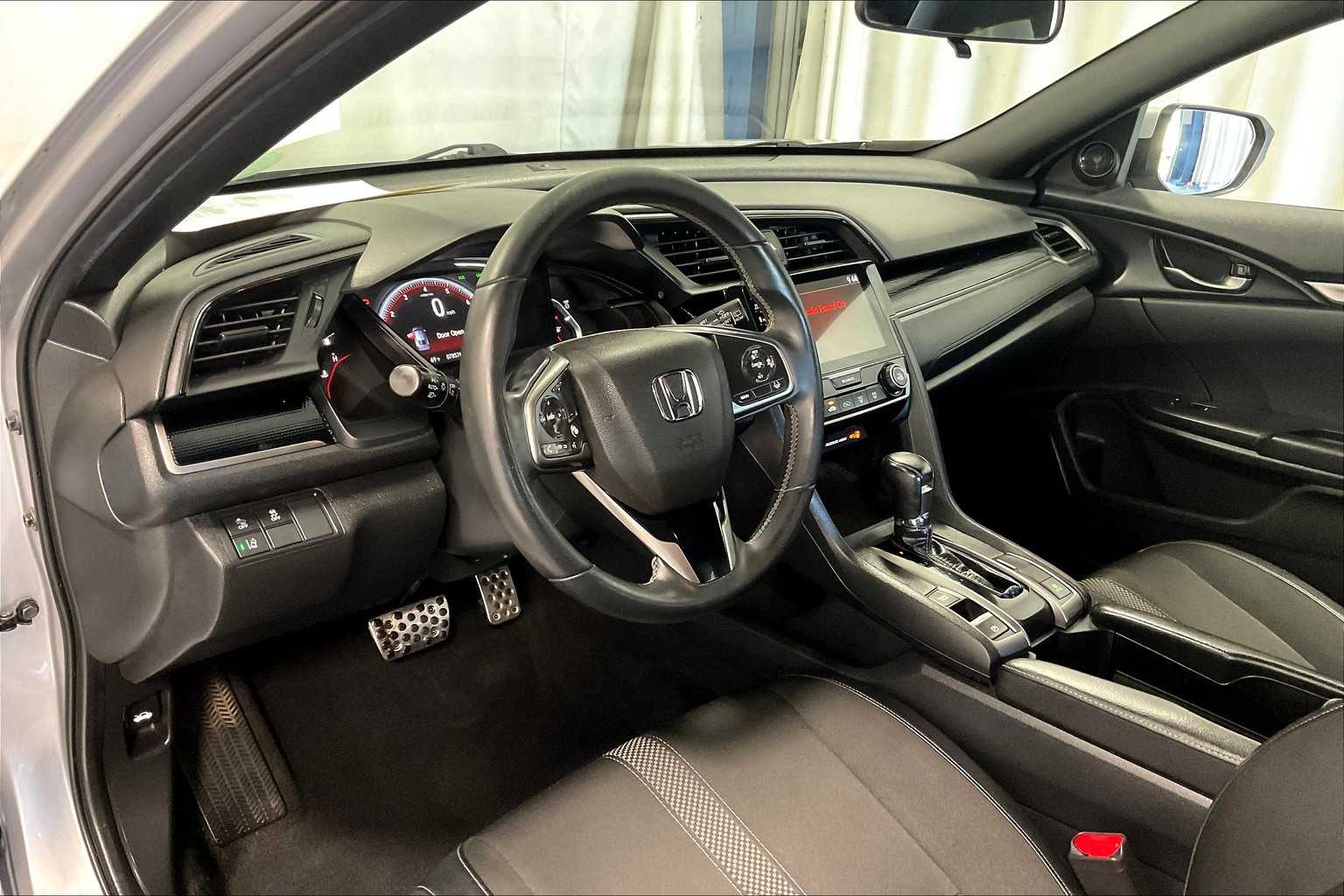 2020 Honda Civic Hatchback Sport - Photo 8