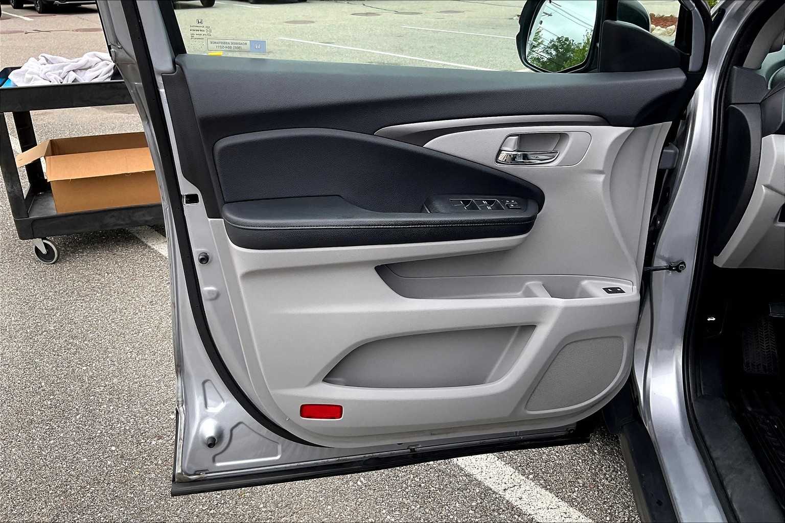 2017 Honda Pilot EX-L - Photo 17