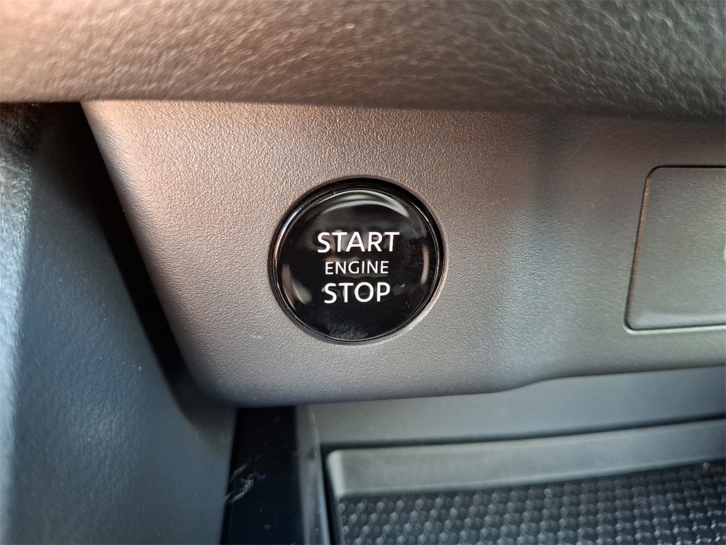 2025 Nissan Rogue S - Photo 15