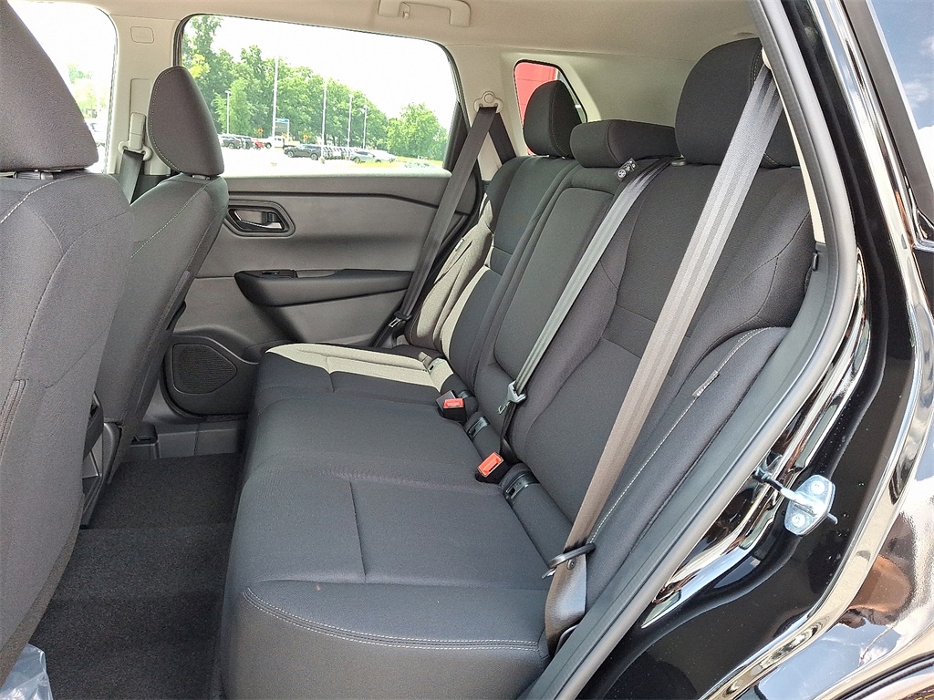 2025 Nissan Rogue S - Photo 6