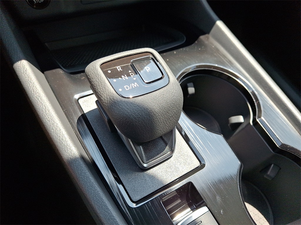 2025 Nissan Rogue S - Photo 10