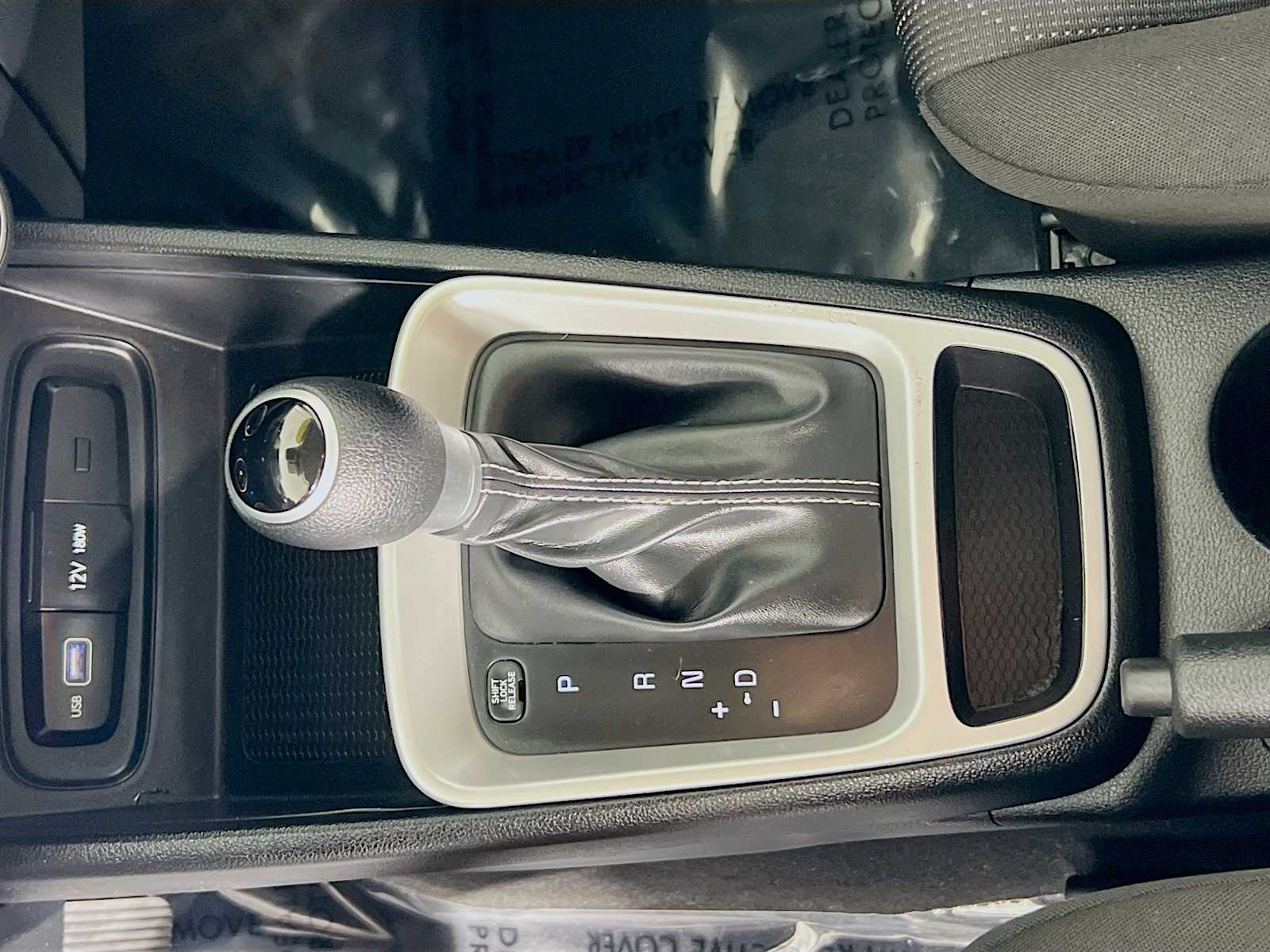 2022 Hyundai Venue SE - Photo 16