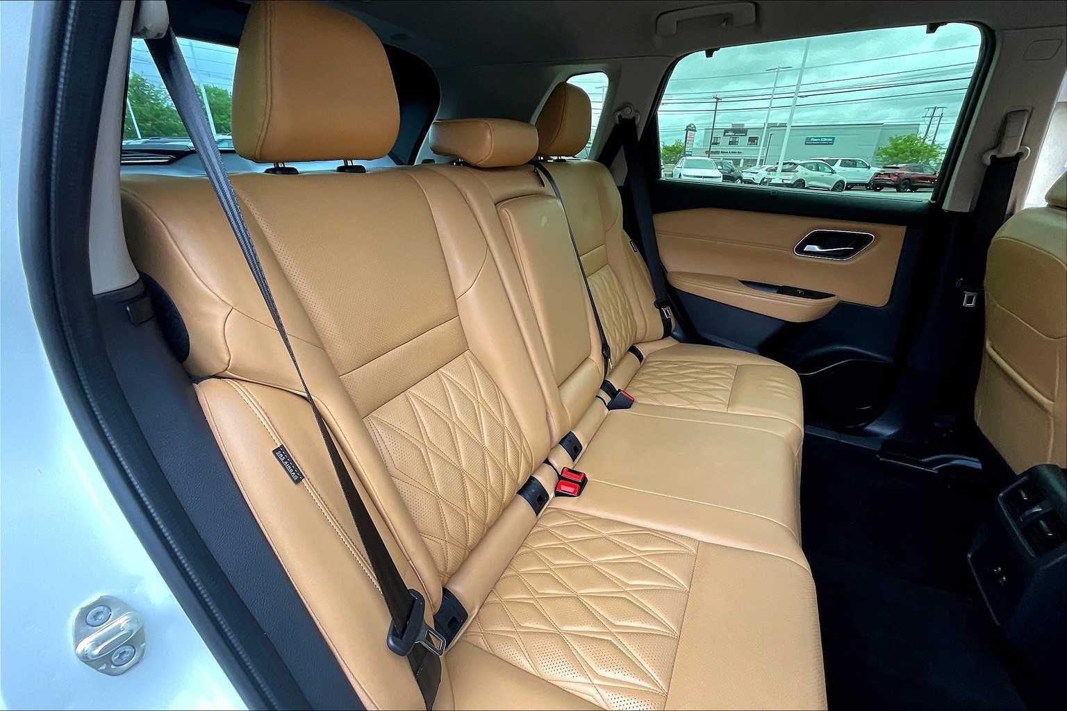 2023 Nissan Rogue Platinum - Photo 16
