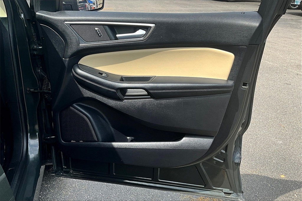 2022 Ford Edge SEL - Photo 12