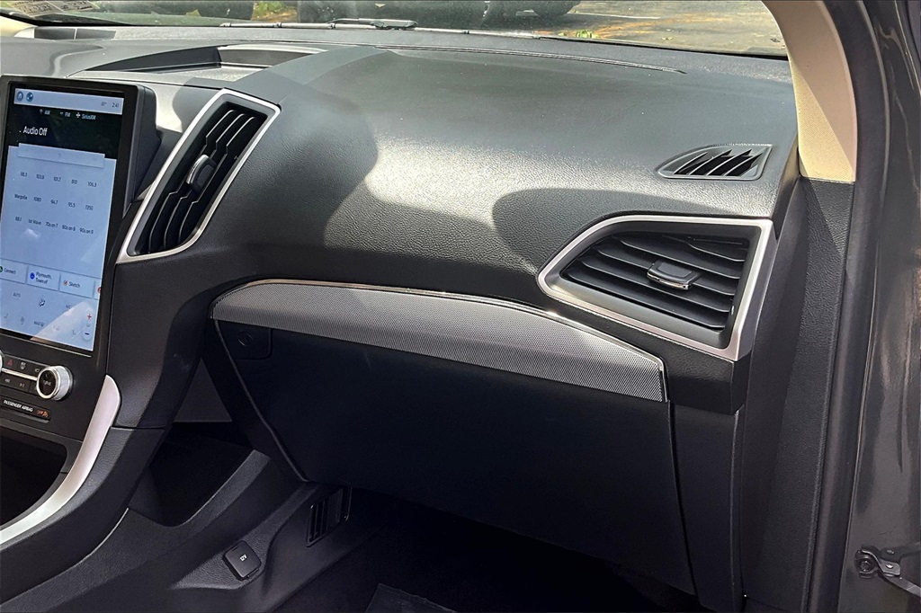 2022 Ford Edge SEL - Photo 13