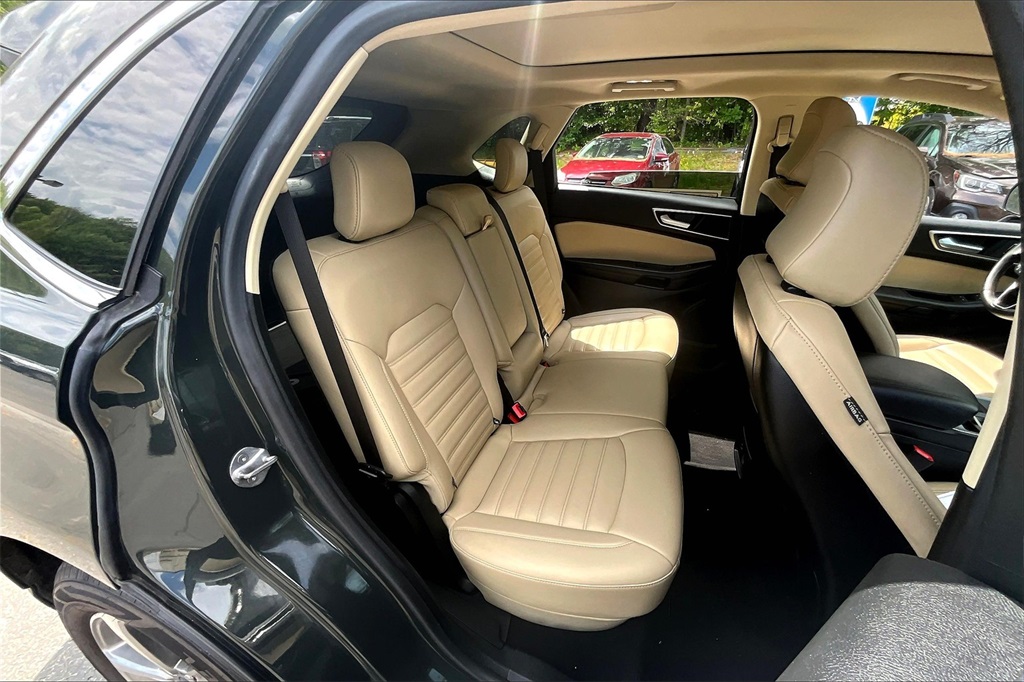 2022 Ford Edge SEL - Photo 16