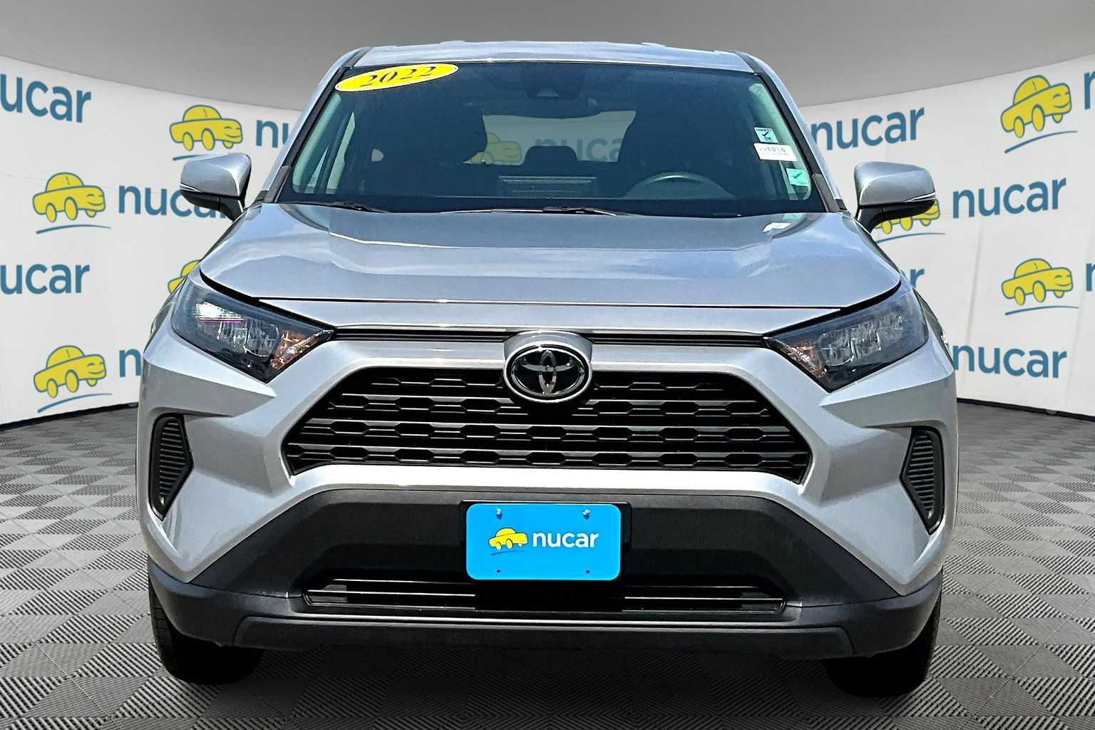 2022 Toyota RAV4 LE - Photo 2