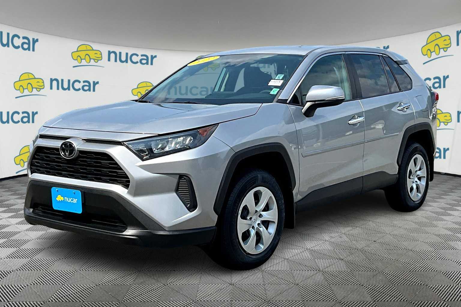 2022 Toyota RAV4 LE - Photo 3