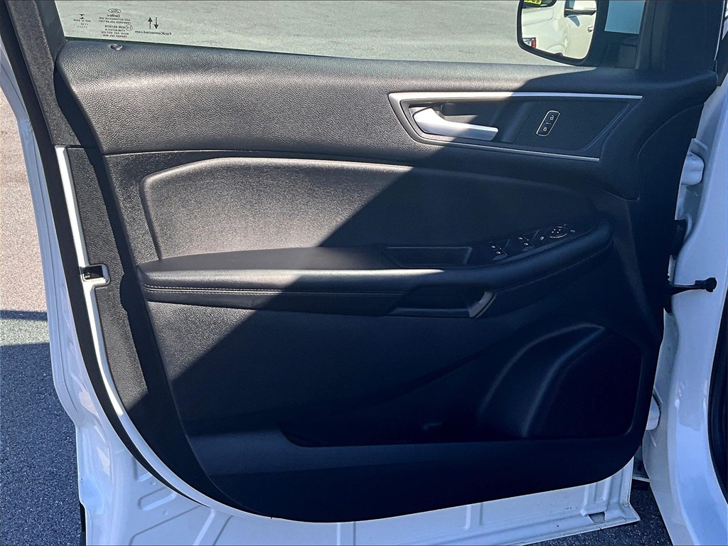 2022 Ford Edge SEL - Photo 9