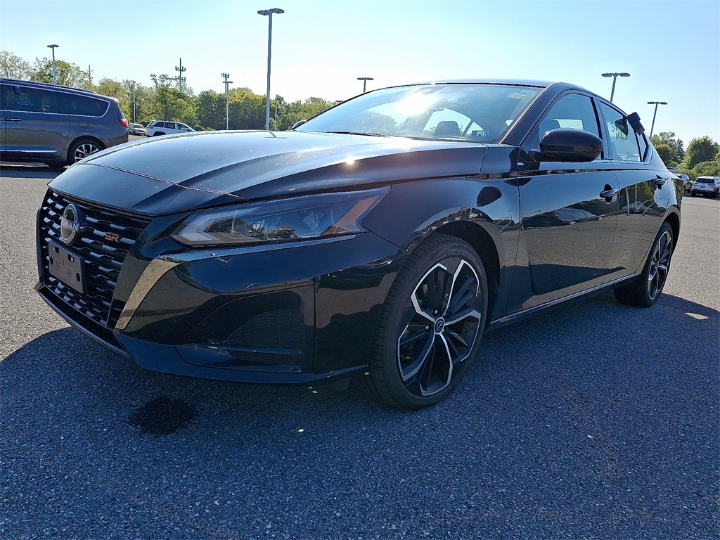 2024 Nissan Altima 2.5 SR - Photo 3