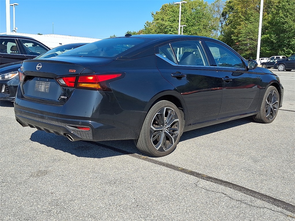 2024 Nissan Altima 2.5 SR - Photo 6