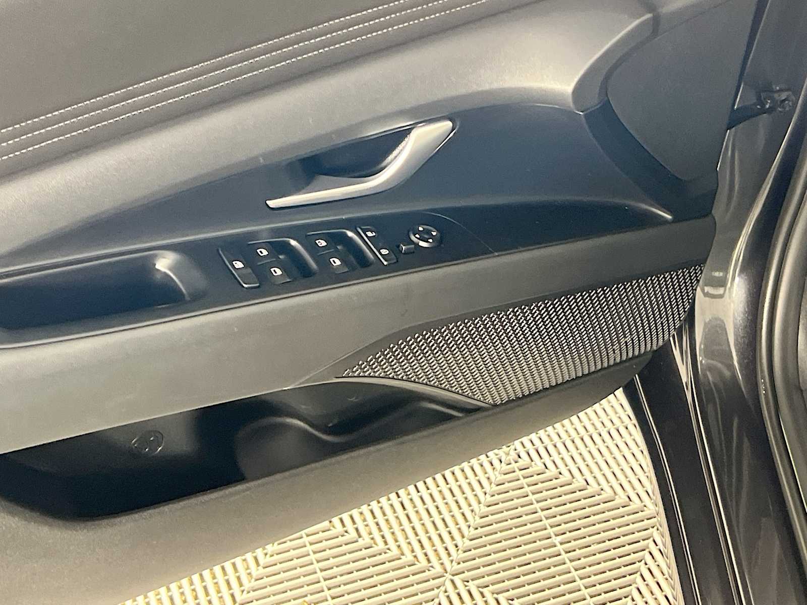 2023 Hyundai Elantra SEL - Photo 17