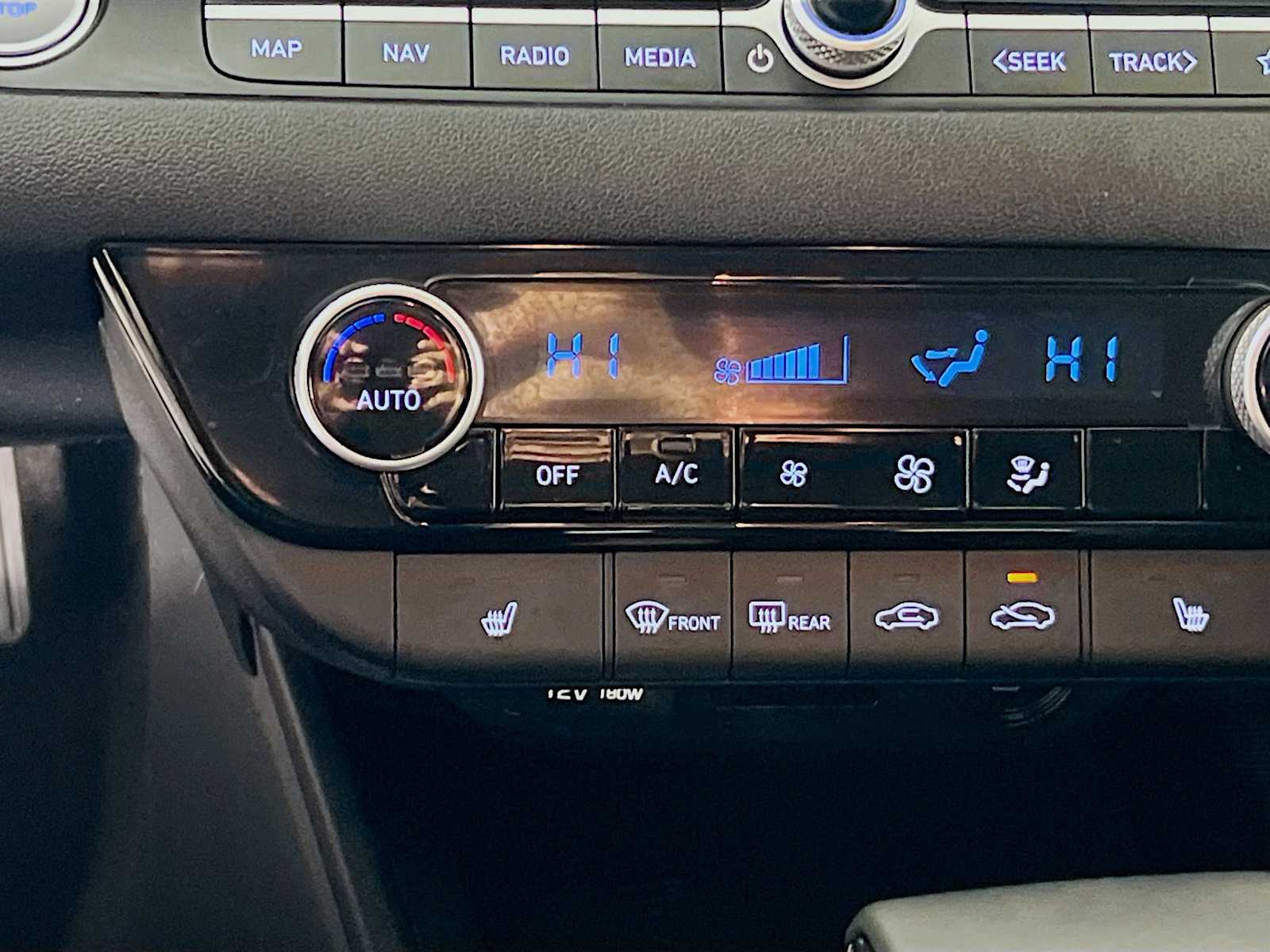 2023 Hyundai Elantra SEL - Photo 19