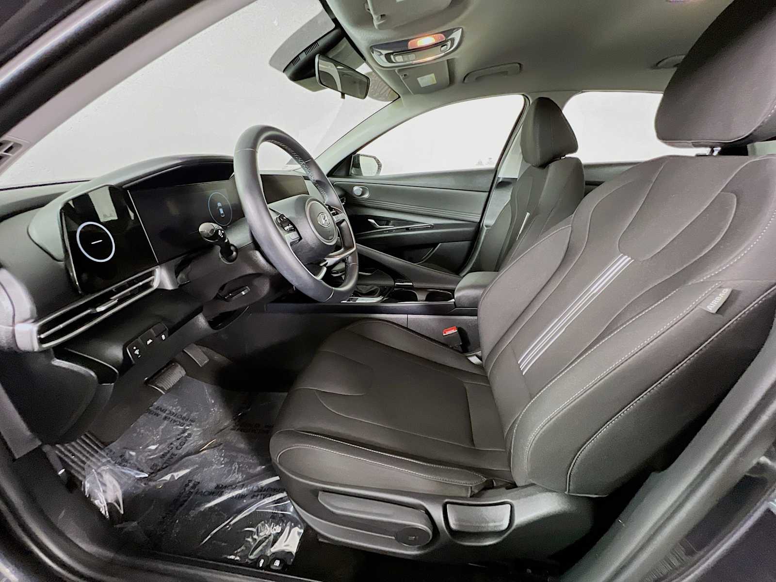 2023 Hyundai Elantra SEL - Photo 20