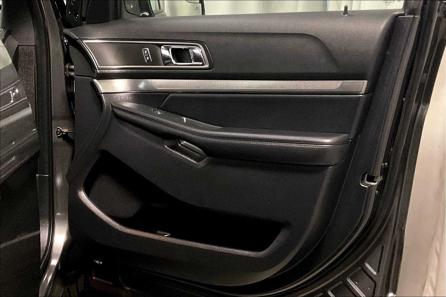 2019 Ford Explorer XLT - Photo 12