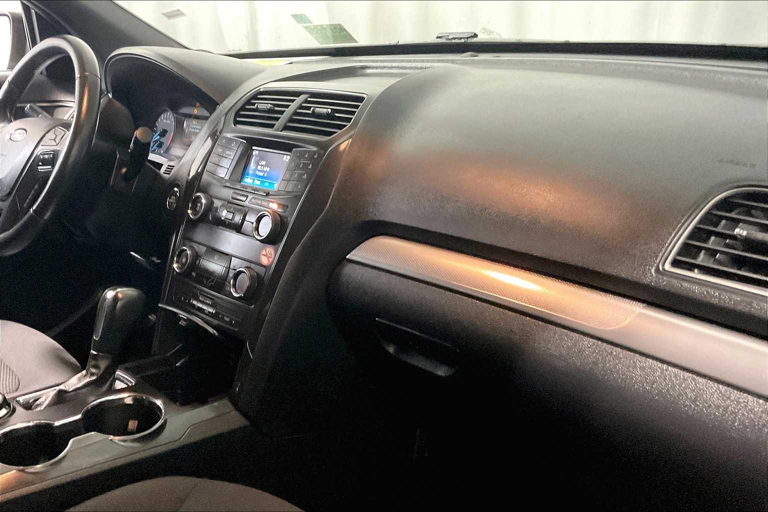 2019 Ford Explorer XLT - Photo 14