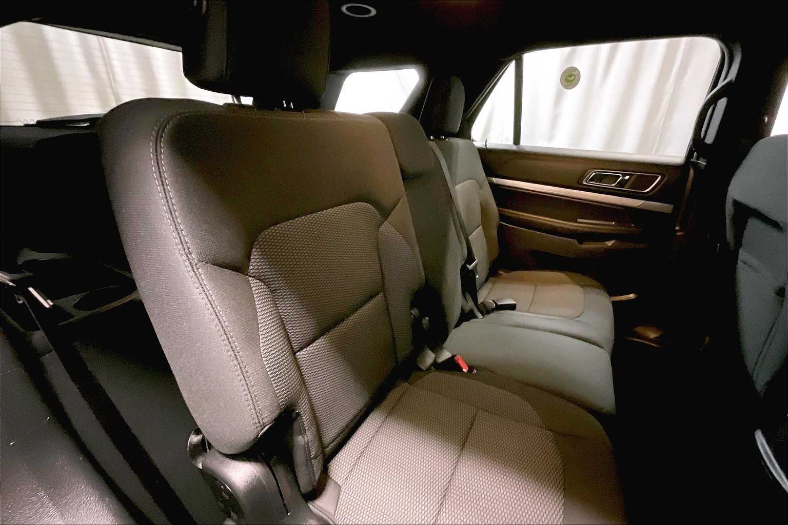 2019 Ford Explorer XLT - Photo 16