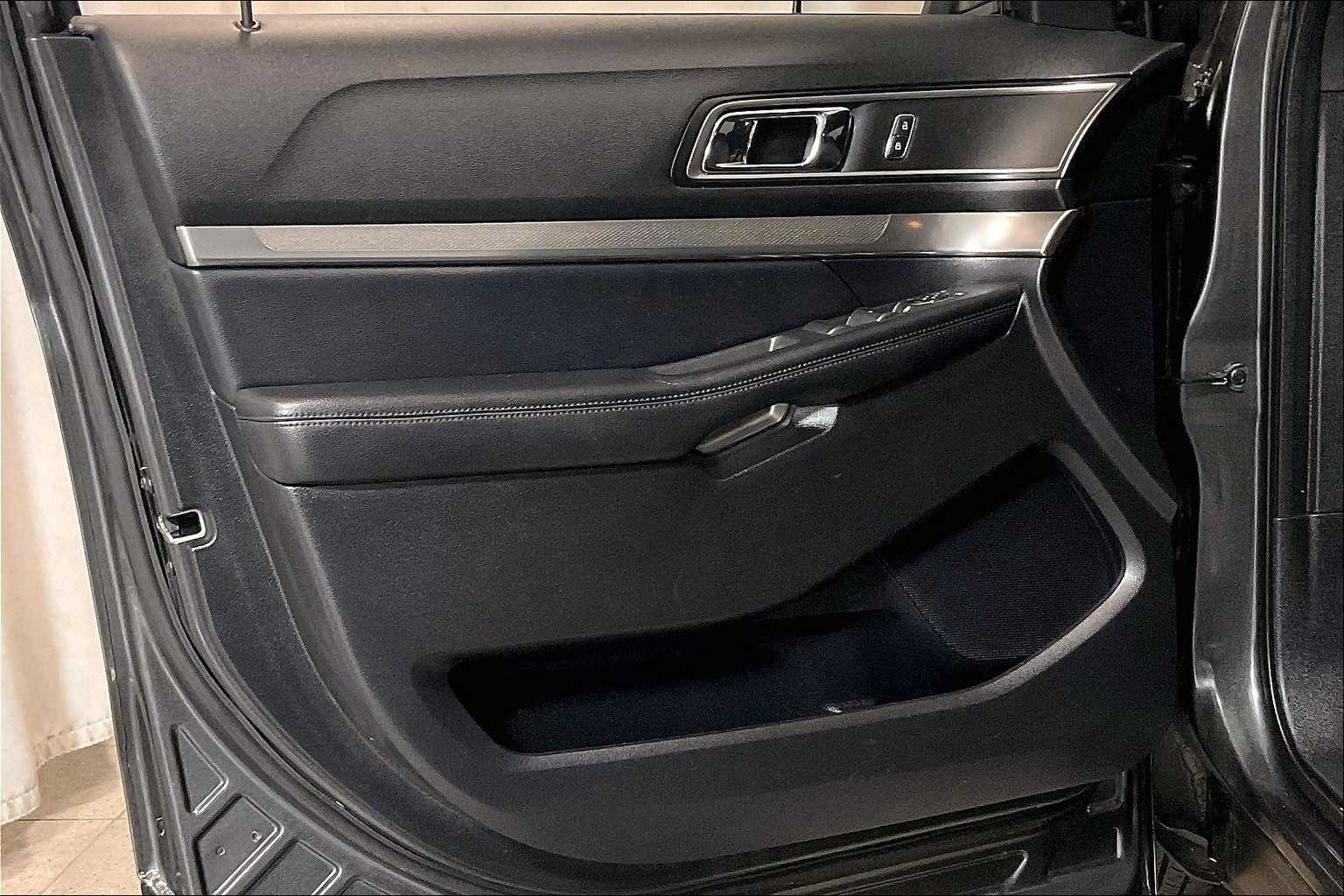 2019 Ford Explorer XLT - Photo 9