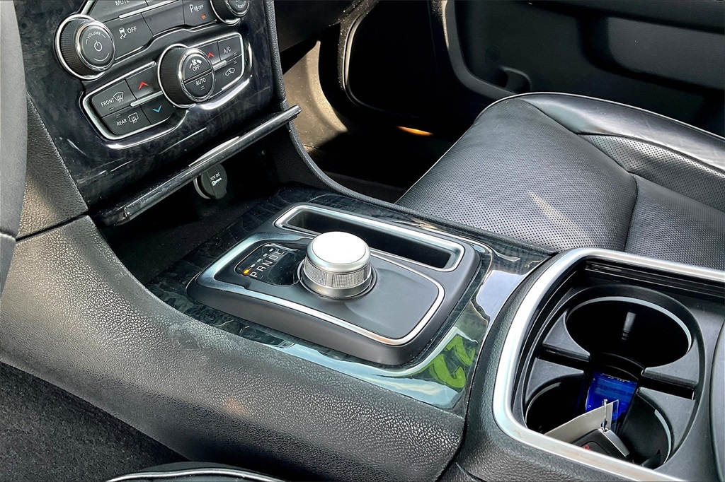 2022 Chrysler 300 Touring - Photo 19